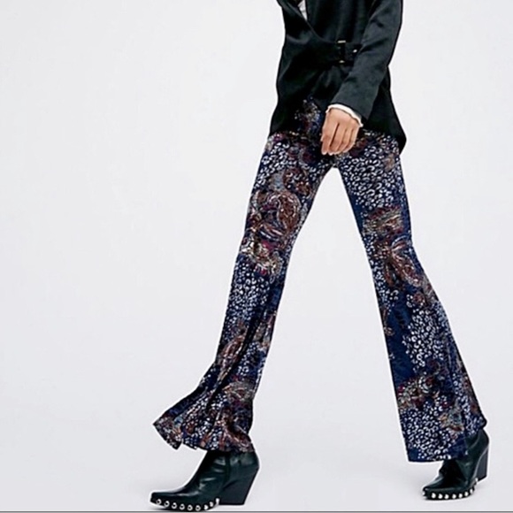 SOLD!! Spell & The Gypsy Vintage Ziggy Bells In XL - Picture 3 of 6